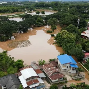 ซ่อมบ้านหลังน้ำท่วม